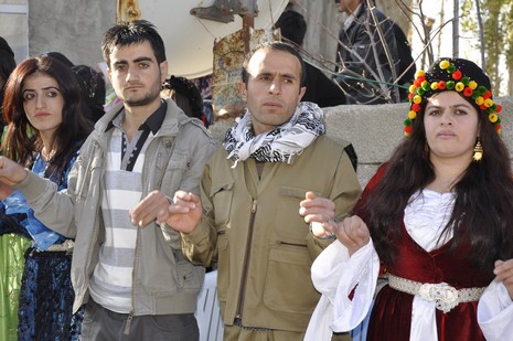 Yüksekova'da 13.14.11.2010 tarihleri arasında evlenen çiftleri sizler için sayfamıza taşıdık. Yüksekova Güncel olarak tüm çiftlerimize mutluluklar dileriz