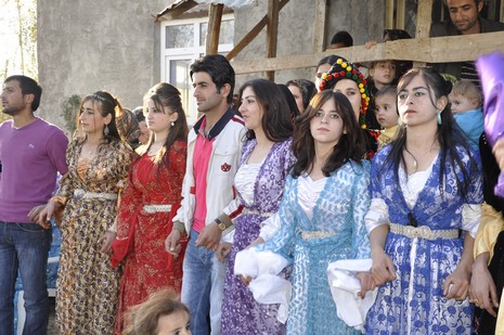 Yüksekova'da 13.14.11.2010 tarihleri arasında evlenen çiftleri sizler için sayfamıza taşıdık. Yüksekova Güncel olarak tüm çiftlerimize mutluluklar dileriz