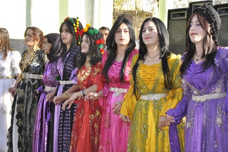 Yüksekova'da 13.14.11.2010 tarihleri arasında evlenen çiftleri sizler için sayfamıza taşıdık. Yüksekova Güncel olarak tüm çiftlerimize mutluluklar dileriz