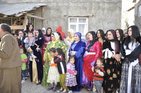 Yüksekova'da 13.14.11.2010 tarihleri arasında evlenen çiftleri sizler için sayfamıza taşıdık. Yüksekova Güncel olarak tüm çiftlerimize mutluluklar dileriz