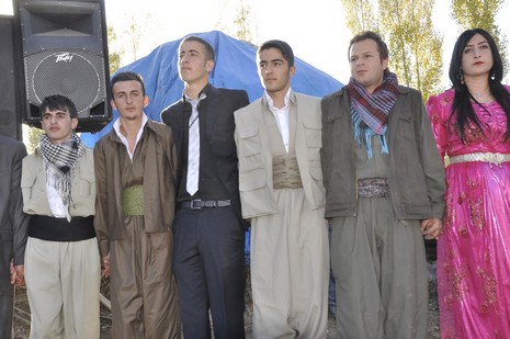 Yüksekova'da 13.14.11.2010 tarihleri arasında evlenen çiftleri sizler için sayfamıza taşıdık. Yüksekova Güncel olarak tüm çiftlerimize mutluluklar dileriz