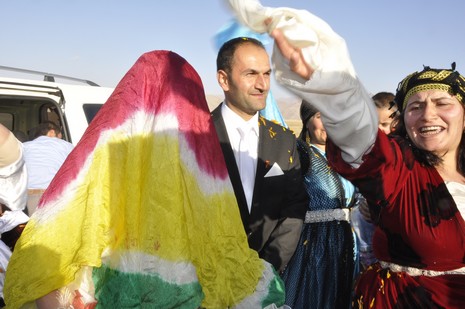 Yüksekova'da 13.14.11.2010 tarihleri arasında evlenen çiftleri sizler için sayfamıza taşıdık. Yüksekova Güncel olarak tüm çiftlerimize mutluluklar dileriz