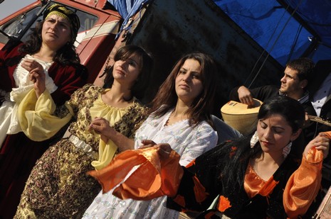 Yüksekova'da 13.14.11.2010 tarihleri arasında evlenen çiftleri sizler için sayfamıza taşıdık. Yüksekova Güncel olarak tüm çiftlerimize mutluluklar dileriz