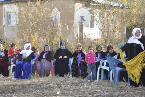 Yüksekova'da 13.14.11.2010 tarihleri arasında evlenen çiftleri sizler için sayfamıza taşıdık. Yüksekova Güncel olarak tüm çiftlerimize mutluluklar dileriz