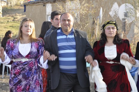 Yüksekova'da 13.14.11.2010 tarihleri arasında evlenen çiftleri sizler için sayfamıza taşıdık. Yüksekova Güncel olarak tüm çiftlerimize mutluluklar dileriz