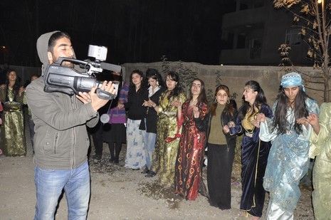Yüksekova'da 13.14.11.2010 tarihleri arasında evlenen çiftleri sizler için sayfamıza taşıdık. Yüksekova Güncel olarak tüm çiftlerimize mutluluklar dileriz