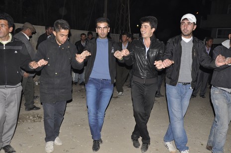 Yüksekova'da 13.14.11.2010 tarihleri arasında evlenen çiftleri sizler için sayfamıza taşıdık. Yüksekova Güncel olarak tüm çiftlerimize mutluluklar dileriz