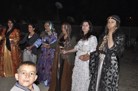 Yüksekova'da 13.14.11.2010 tarihleri arasında evlenen çiftleri sizler için sayfamıza taşıdık. Yüksekova Güncel olarak tüm çiftlerimize mutluluklar dileriz