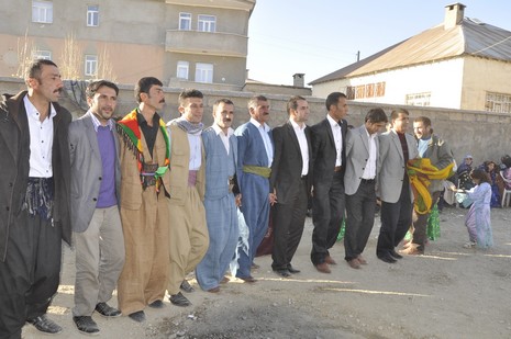 Yüksekova'da 20.21.11.2010 tarihleri arasında evlenen çiftleri sizler için sayfamıza taşıdık. Yüksekova Güncel olarak tüm çiftlerimize mutluluklar dileriz