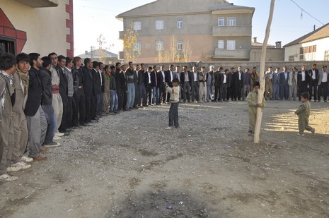 Yüksekova'da 20.21.11.2010 tarihleri arasında evlenen çiftleri sizler için sayfamıza taşıdık. Yüksekova Güncel olarak tüm çiftlerimize mutluluklar dileriz