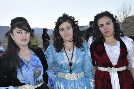 Yüksekova'da 20.21.11.2010 tarihleri arasında evlenen çiftleri sizler için sayfamıza taşıdık. Yüksekova Güncel olarak tüm çiftlerimize mutluluklar dileriz