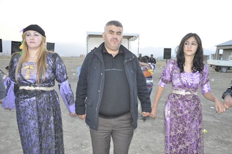 Yüksekova'da 20.21.11.2010 tarihleri arasında evlenen çiftleri sizler için sayfamıza taşıdık. Yüksekova Güncel olarak tüm çiftlerimize mutluluklar dileriz