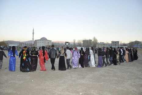 Yüksekova'da 20.21.11.2010 tarihleri arasında evlenen çiftleri sizler için sayfamıza taşıdık. Yüksekova Güncel olarak tüm çiftlerimize mutluluklar dileriz