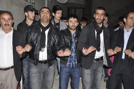 Yüksekova'da 20.21.11.2010 tarihleri arasında evlenen çiftleri sizler için sayfamıza taşıdık. Yüksekova Güncel olarak tüm çiftlerimize mutluluklar dileriz