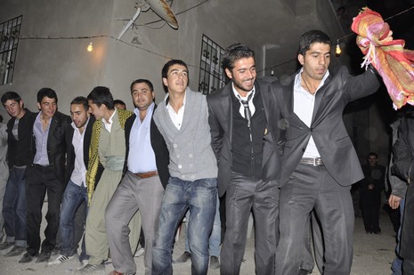 Yüksekova'da 20.21.11.2010 tarihleri arasında evlenen çiftleri sizler için sayfamıza taşıdık. Yüksekova Güncel olarak tüm çiftlerimize mutluluklar dileriz