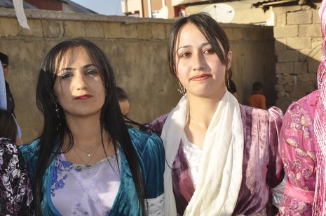 Yüksekova'da 20.21.11.2010 tarihleri arasında evlenen çiftleri sizler için sayfamıza taşıdık. Yüksekova Güncel olarak tüm çiftlerimize mutluluklar dileriz