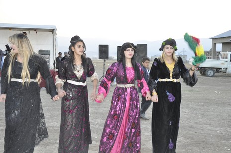 Yüksekova'da 20.21.11.2010 tarihleri arasında evlenen çiftleri sizler için sayfamıza taşıdık. Yüksekova Güncel olarak tüm çiftlerimize mutluluklar dileriz