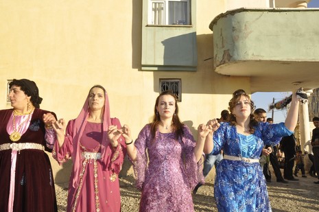 Yüksekova'da 20.21.11.2010 tarihleri arasında evlenen çiftleri sizler için sayfamıza taşıdık. Yüksekova Güncel olarak tüm çiftlerimize mutluluklar dileriz