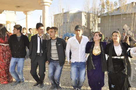 Yüksekova'da 20.21.11.2010 tarihleri arasında evlenen çiftleri sizler için sayfamıza taşıdık. Yüksekova Güncel olarak tüm çiftlerimize mutluluklar dileriz