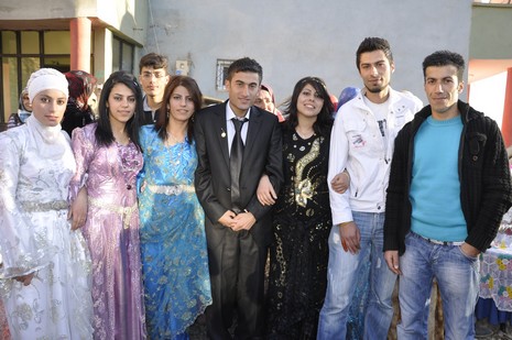 Yüksekova'da 20.21.11.2010 tarihleri arasında evlenen çiftleri sizler için sayfamıza taşıdık. Yüksekova Güncel olarak tüm çiftlerimize mutluluklar dileriz