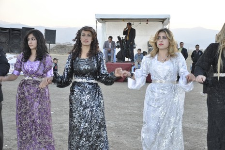 Yüksekova'da 20.21.11.2010 tarihleri arasında evlenen çiftleri sizler için sayfamıza taşıdık. Yüksekova Güncel olarak tüm çiftlerimize mutluluklar dileriz