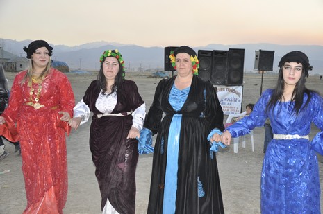 Yüksekova'da 20.21.11.2010 tarihleri arasında evlenen çiftleri sizler için sayfamıza taşıdık. Yüksekova Güncel olarak tüm çiftlerimize mutluluklar dileriz