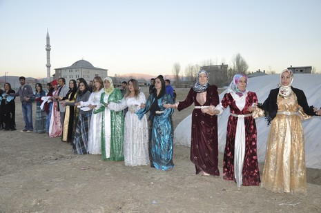 Yüksekova'da 20.21.11.2010 tarihleri arasında evlenen çiftleri sizler için sayfamıza taşıdık. Yüksekova Güncel olarak tüm çiftlerimize mutluluklar dileriz