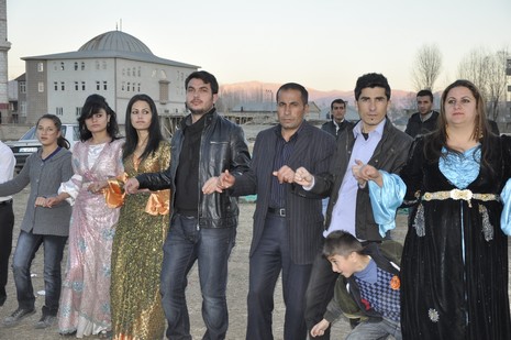 Yüksekova'da 20.21.11.2010 tarihleri arasında evlenen çiftleri sizler için sayfamıza taşıdık. Yüksekova Güncel olarak tüm çiftlerimize mutluluklar dileriz