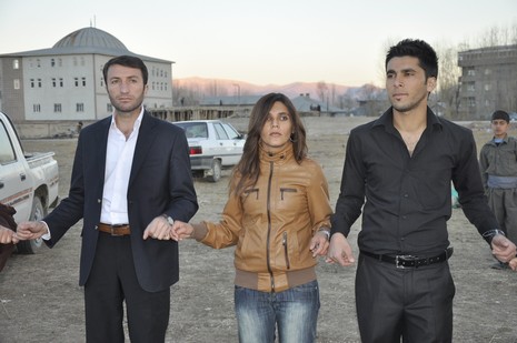 Yüksekova'da 20.21.11.2010 tarihleri arasında evlenen çiftleri sizler için sayfamıza taşıdık. Yüksekova Güncel olarak tüm çiftlerimize mutluluklar dileriz