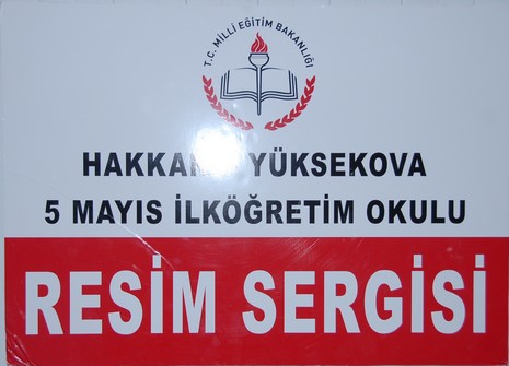 5 Mayıs İlköğretim Okulu Görsel Sanatlar Öğretmeni Seyhan Göztepe tarafından hazırlanan Karakalem, Ebru, Suluboya ve Yağlı Boya çalışmaları davetlilerden tam not aldı.