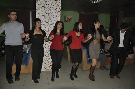 Yüksekova'da Öğretmenler doyasıya eğlendi