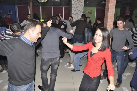 Yüksekova'da Öğretmenler doyasıya eğlendi