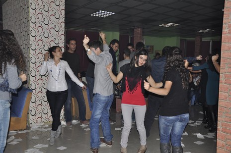 Yüksekova'da Öğretmenler doyasıya eğlendi