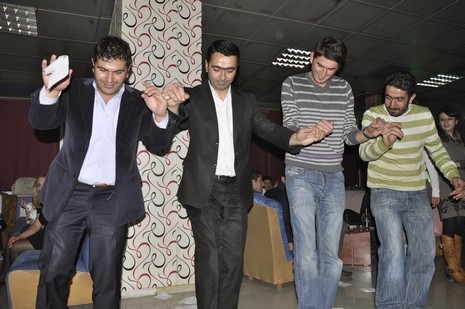 Yüksekova'da Öğretmenler doyasıya eğlendi