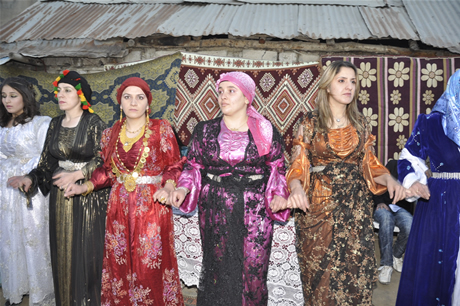 Yüksekova'da 04.05.12.2010 tarihleri arasında evlenen çiftleri sizler için sayfamıza taşıdık. Yüksekova Güncel olarak tüm çiftlerimize mutluluklar dileriz.