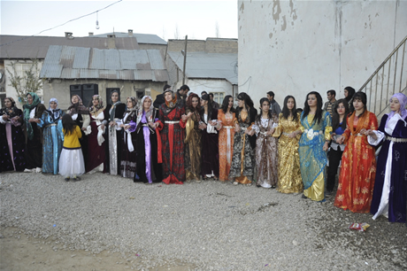 Yüksekova'da 04.05.12.2010 tarihleri arasında evlenen çiftleri sizler için sayfamıza taşıdık. Yüksekova Güncel olarak tüm çiftlerimize mutluluklar dileriz.