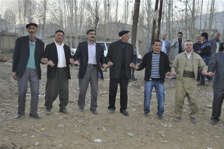 Yüksekova'da 04.05.12.2010 tarihleri arasında evlenen çiftleri sizler için sayfamıza taşıdık. Yüksekova Güncel olarak tüm çiftlerimize mutluluklar dileriz.