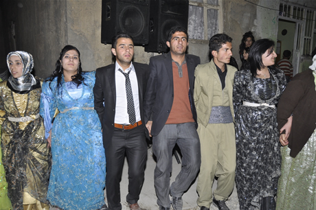 Yüksekova'da 04.05.12.2010 tarihleri arasında evlenen çiftleri sizler için sayfamıza taşıdık. Yüksekova Güncel olarak tüm çiftlerimize mutluluklar dileriz.