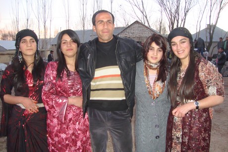 Yüksekova'da 04.05.12.2010 tarihleri arasında evlenen çiftleri sizler için sayfamıza taşıdık. Yüksekova Güncel olarak tüm çiftlerimize mutluluklar dileriz.