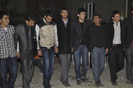 Yüksekova'da 04.05.12.2010 tarihleri arasında evlenen çiftleri sizler için sayfamıza taşıdık. Yüksekova Güncel olarak tüm çiftlerimize mutluluklar dileriz.