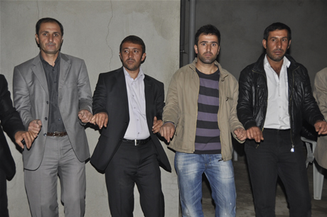 Yüksekova'da 04.05.12.2010 tarihleri arasında evlenen çiftleri sizler için sayfamıza taşıdık. Yüksekova Güncel olarak tüm çiftlerimize mutluluklar dileriz.