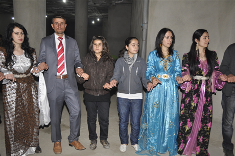 Yüksekova'da 04.05.12.2010 tarihleri arasında evlenen çiftleri sizler için sayfamıza taşıdık. Yüksekova Güncel olarak tüm çiftlerimize mutluluklar dileriz.