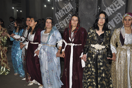 Yüksekova'da 04.05.12.2010 tarihleri arasında evlenen çiftleri sizler için sayfamıza taşıdık. Yüksekova Güncel olarak tüm çiftlerimize mutluluklar dileriz.