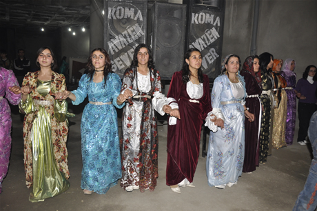 Yüksekova'da 04.05.12.2010 tarihleri arasında evlenen çiftleri sizler için sayfamıza taşıdık. Yüksekova Güncel olarak tüm çiftlerimize mutluluklar dileriz.