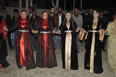 Yüksekova'da 04.05.12.2010 tarihleri arasında evlenen çiftleri sizler için sayfamıza taşıdık. Yüksekova Güncel olarak tüm çiftlerimize mutluluklar dileriz.