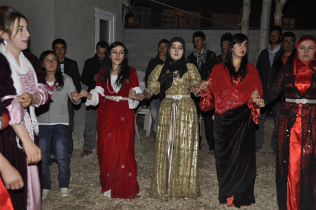 Yüksekova'da 04.05.12.2010 tarihleri arasında evlenen çiftleri sizler için sayfamıza taşıdık. Yüksekova Güncel olarak tüm çiftlerimize mutluluklar dileriz.