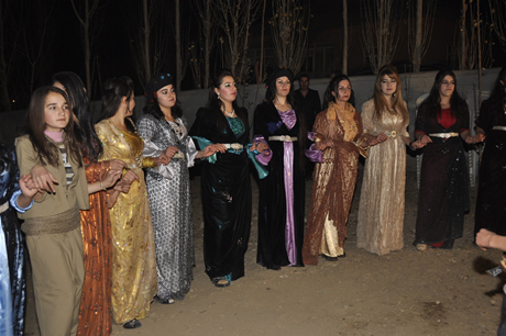 Yüksekova'da 04.05.12.2010 tarihleri arasında evlenen çiftleri sizler için sayfamıza taşıdık. Yüksekova Güncel olarak tüm çiftlerimize mutluluklar dileriz.