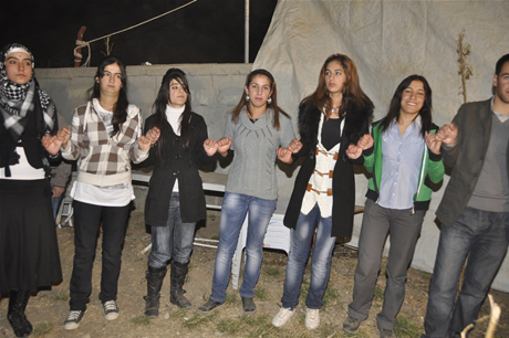 Yüksekova'da 04.05.12.2010 tarihleri arasında evlenen çiftleri sizler için sayfamıza taşıdık. Yüksekova Güncel olarak tüm çiftlerimize mutluluklar dileriz.