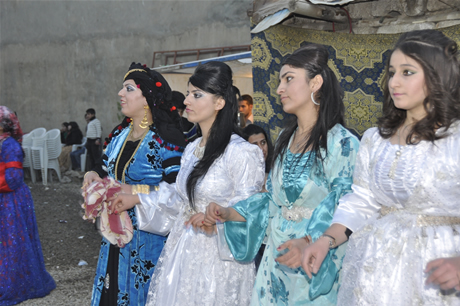 Yüksekova'da 04.05.12.2010 tarihleri arasında evlenen çiftleri sizler için sayfamıza taşıdık. Yüksekova Güncel olarak tüm çiftlerimize mutluluklar dileriz.