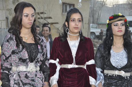 Yüksekova'da 04.05.12.2010 tarihleri arasında evlenen çiftleri sizler için sayfamıza taşıdık. Yüksekova Güncel olarak tüm çiftlerimize mutluluklar dileriz.